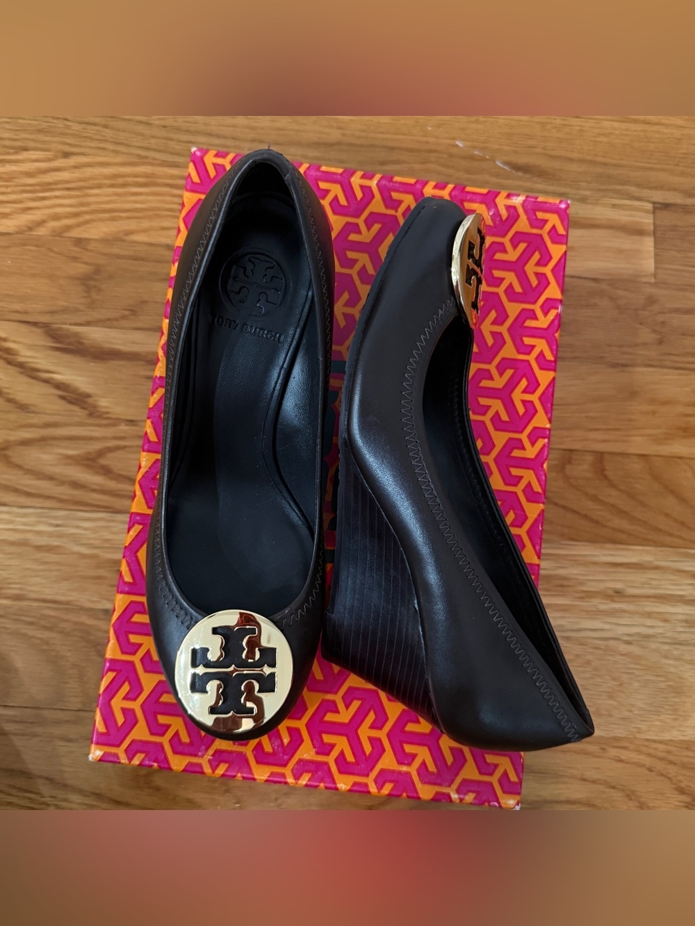 Tory Burch Sally Wedge Mestico Leather Pumps Coconut Gold 6.5 NEW